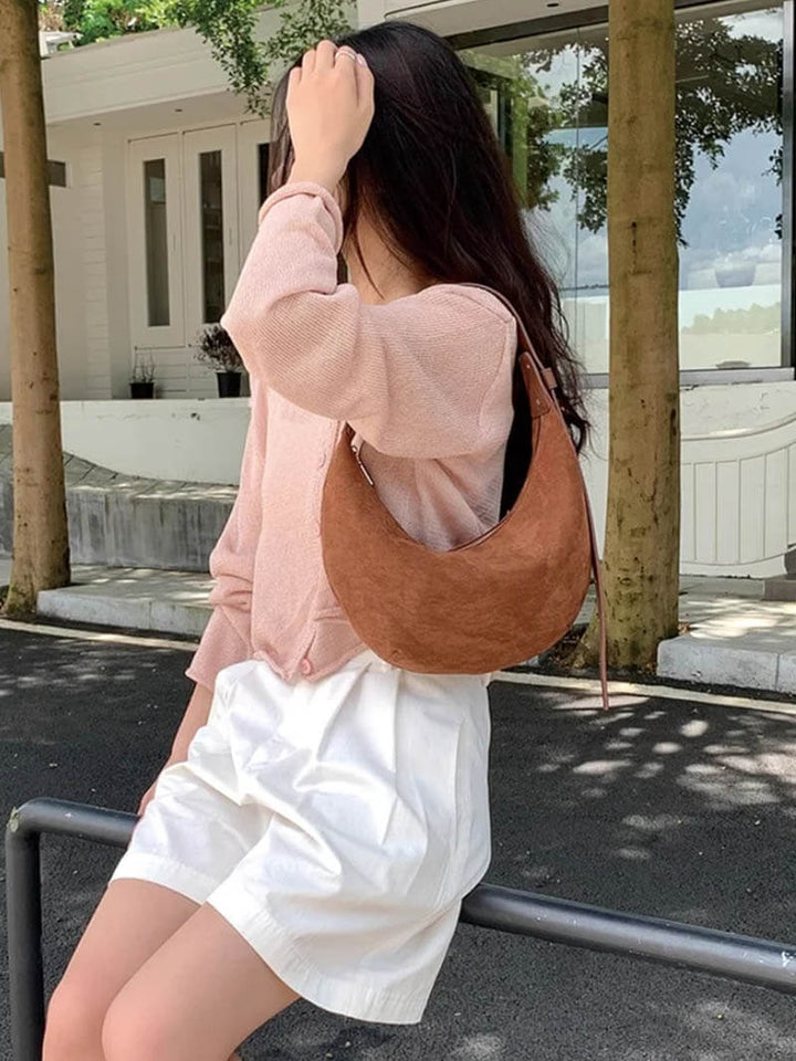 Halbmond-Tasche aus Wildleder