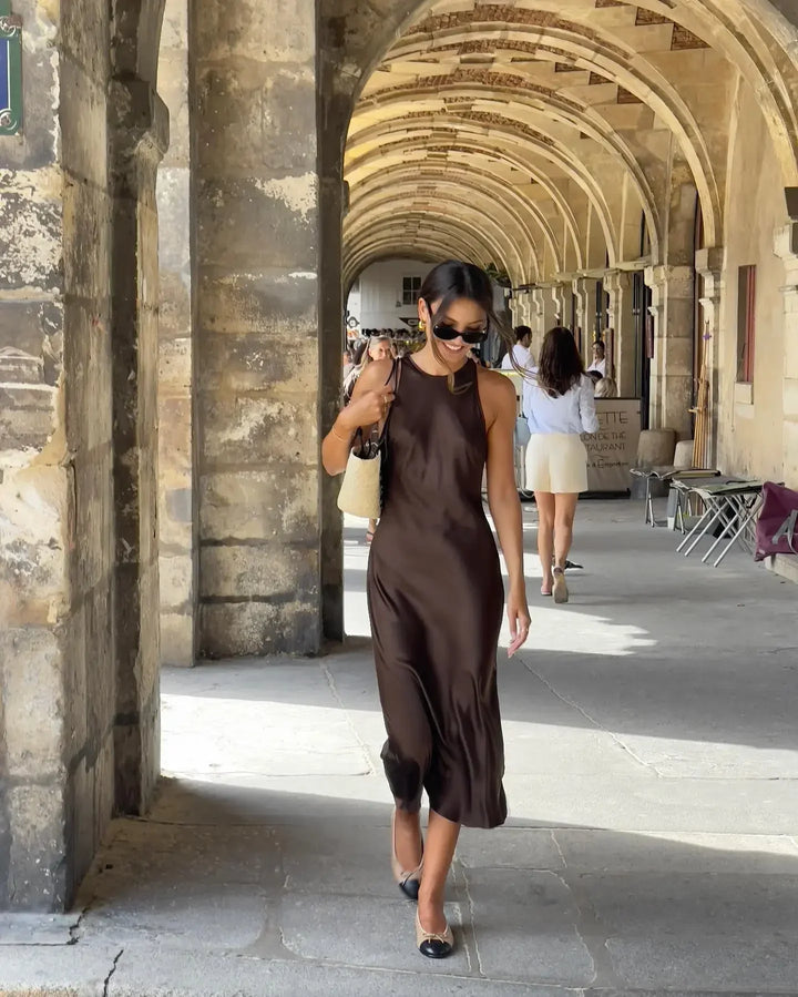 W&W Mode | Einfarbiges Satin Ärmelloses Maxikleid