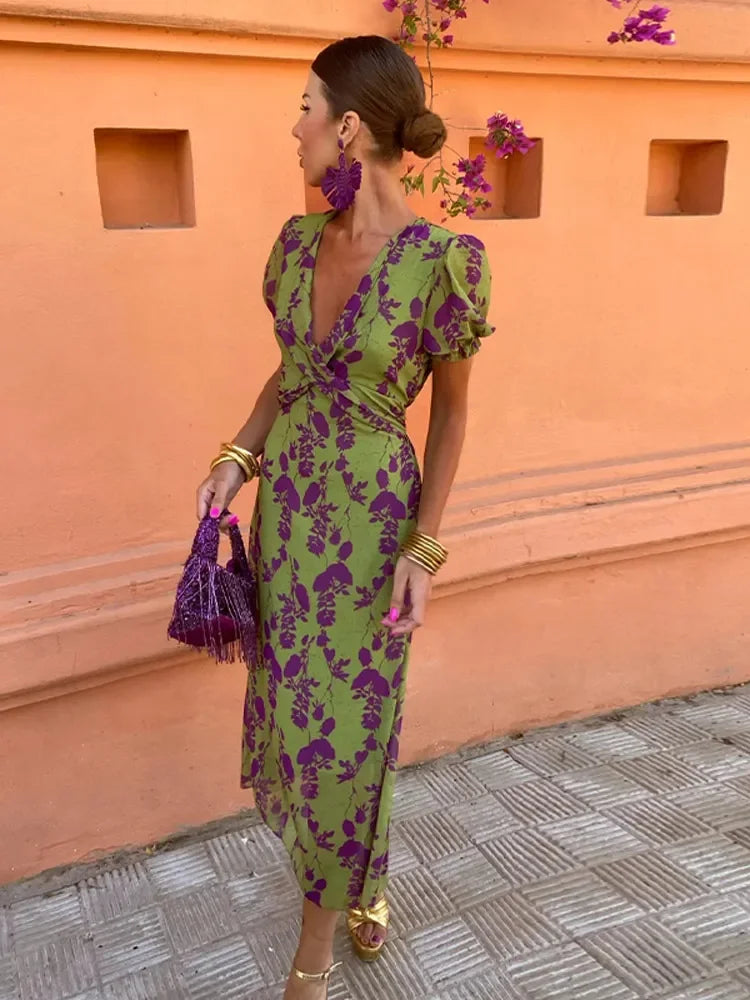 Leichtes Sommerkleid mit Blumenmuster und V-Ausschnitt für den Alltag | W&W Mode