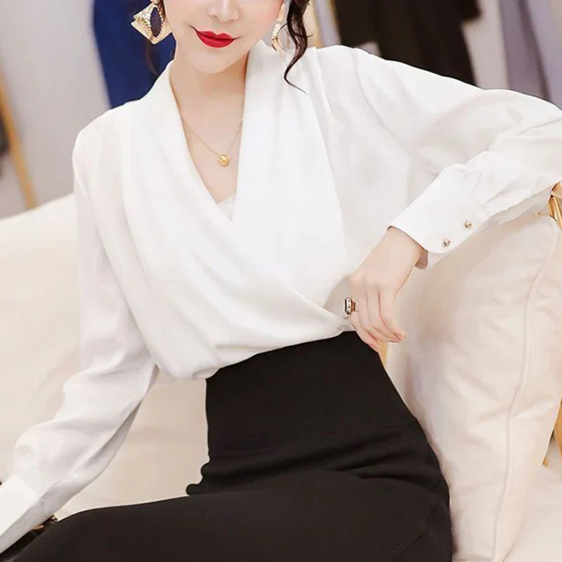 W&W Mode | Elegante Satinbluse Mit V-ausschnitt Für Büro & Abend