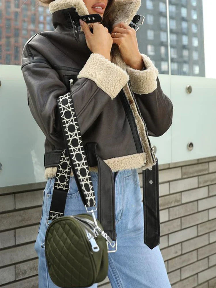W&W Mode - Kurze Faux-Fur-Jacke