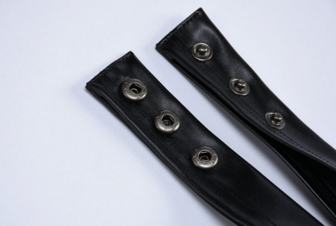 Damen Lederminikleid mit Neckholder und offenem Rücken