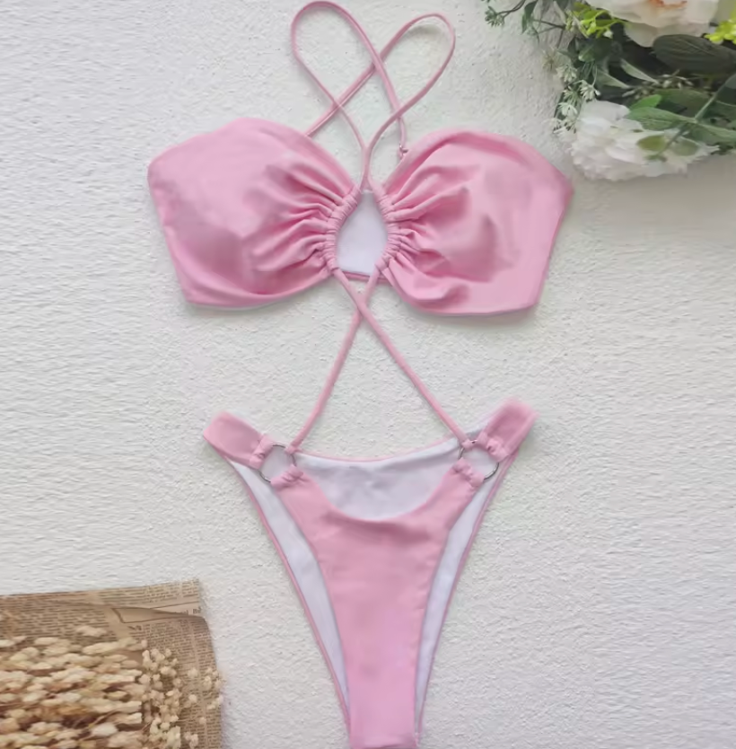 W&W Mode | Bikini mit Cut-outs und O-Ring-Detail
