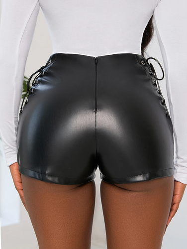 W&W Mode | Leder Shorts mit Schnalle