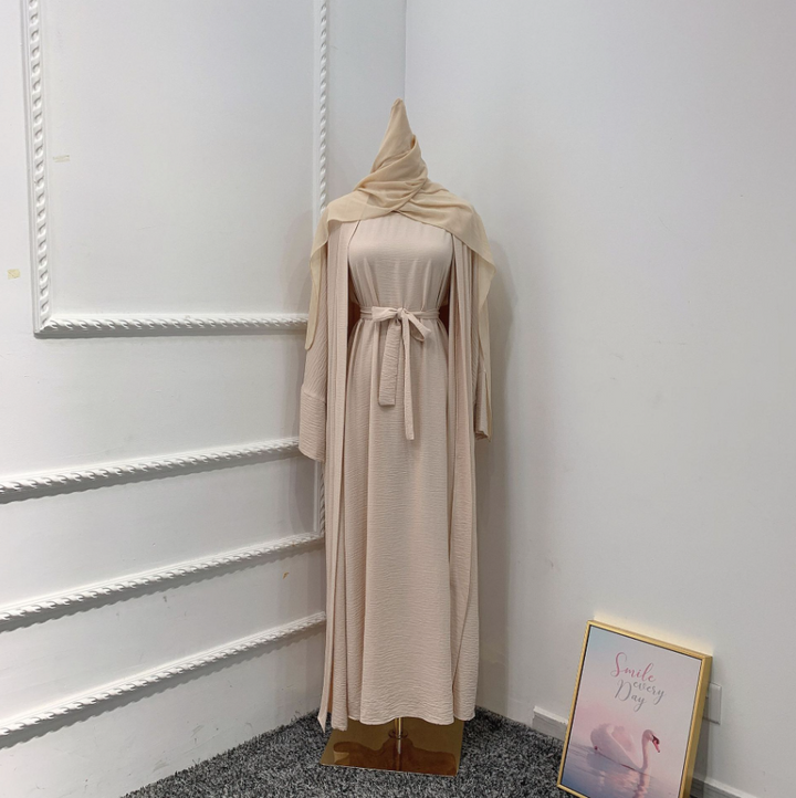 Damen Satin-Maxikleid mit Gürtel und passendem Schal