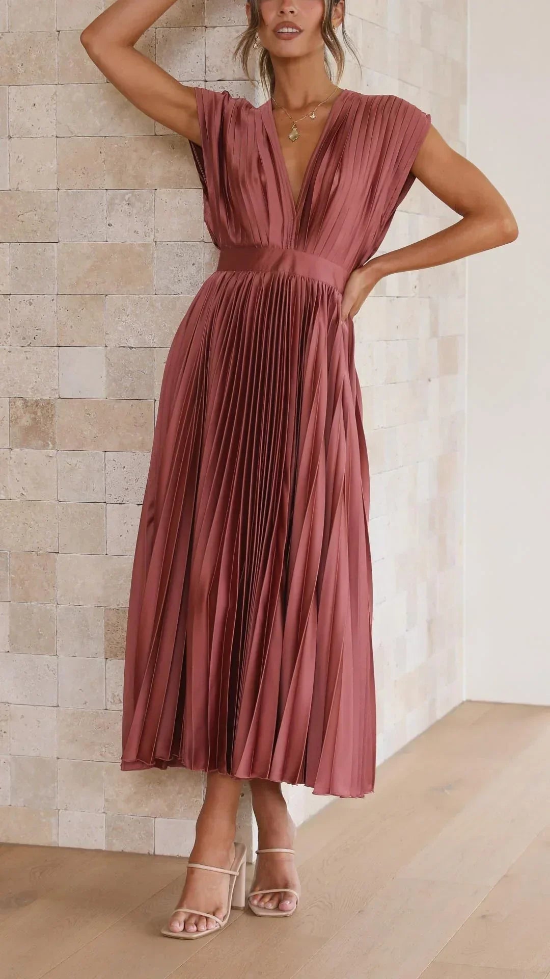 W&W Mode | Elektrisch Plissiertes, Elegantes Ärmelloses Kleid