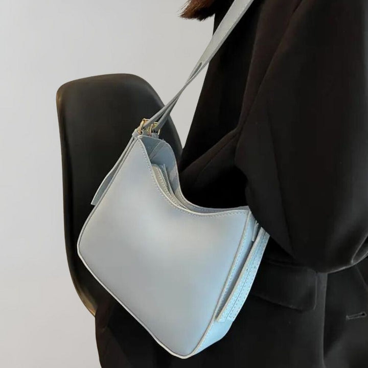 Kleine Schultertasche aus Kunstleder mit Reißverschluss