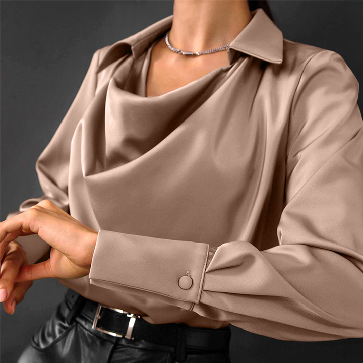 W&W Mode | Luxe Satin Bluse Mit V-ausschnitt Zeitlose Eleganz & Mühelos Stilvoll
