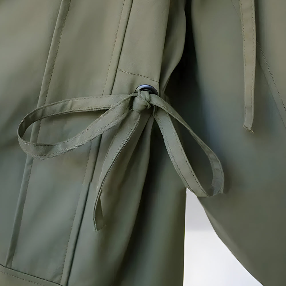 W&W Mode | Mittellange, taillierte Windjacke für Damen mit Kapuze und Reißverschluss