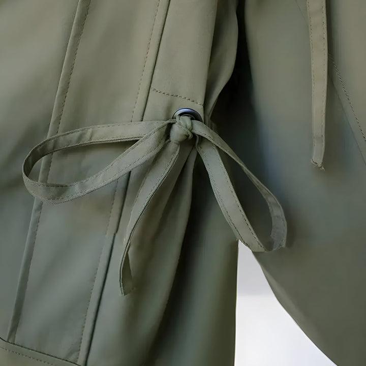 W&W Mode | Mittellange, taillierte Windjacke für Damen mit Kapuze und Reißverschluss