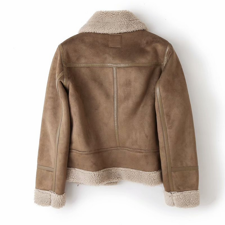Backansicht einer walnuss braun edge lederjacke