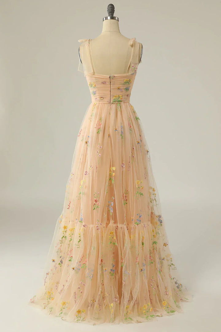 W&W Mode | Hochwertiges Ballkleid Aus Besticktem Tüll