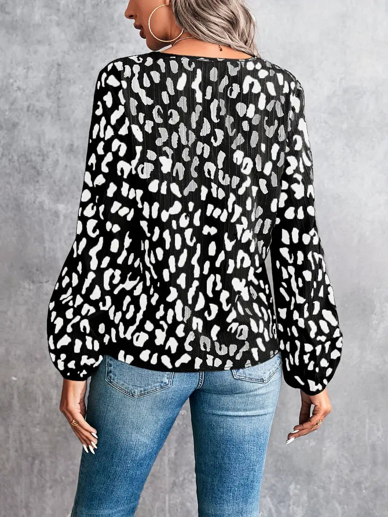 W&W Mode | Bluse mit V-Ausschnitt und Leopardenmuster