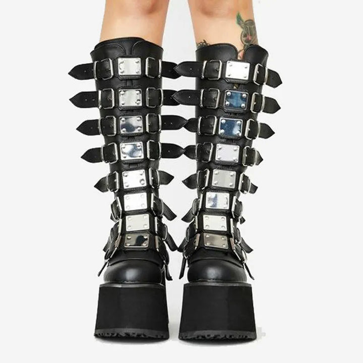 Damen Stiefel mit Reißverschluss, grobem Absatz und markantem Design