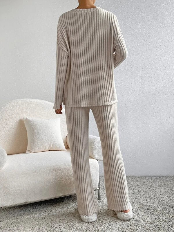 W&W Mode | Kuscheliges Strickset für Damen