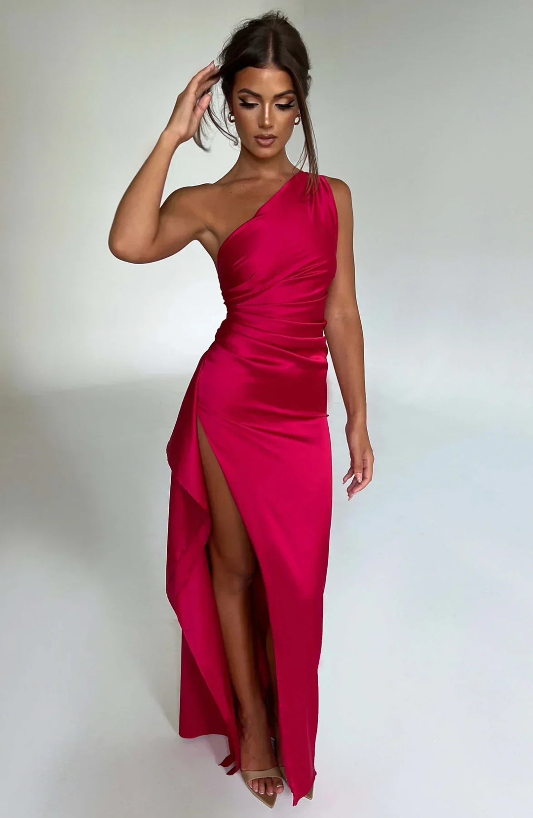 W&W Mode | Elegantes One Shoulder Satin Split Kleid