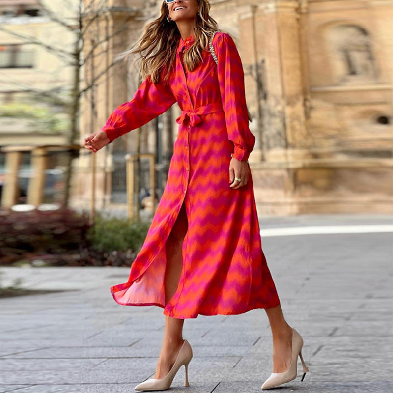 Bedrucktes elegantes Kleid mit halben Ärmeln