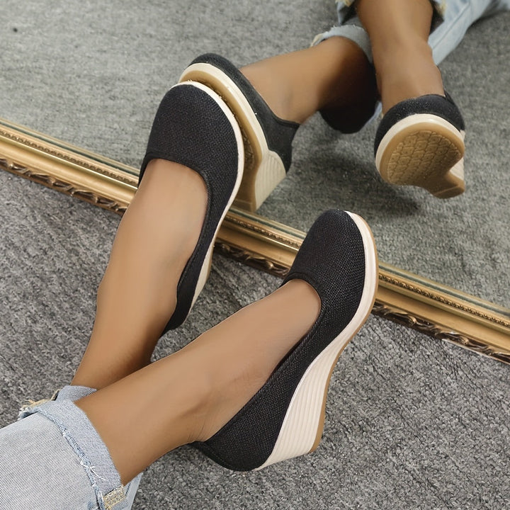 Damen Slipper mit Keilabsatz und atmungsaktivem Design