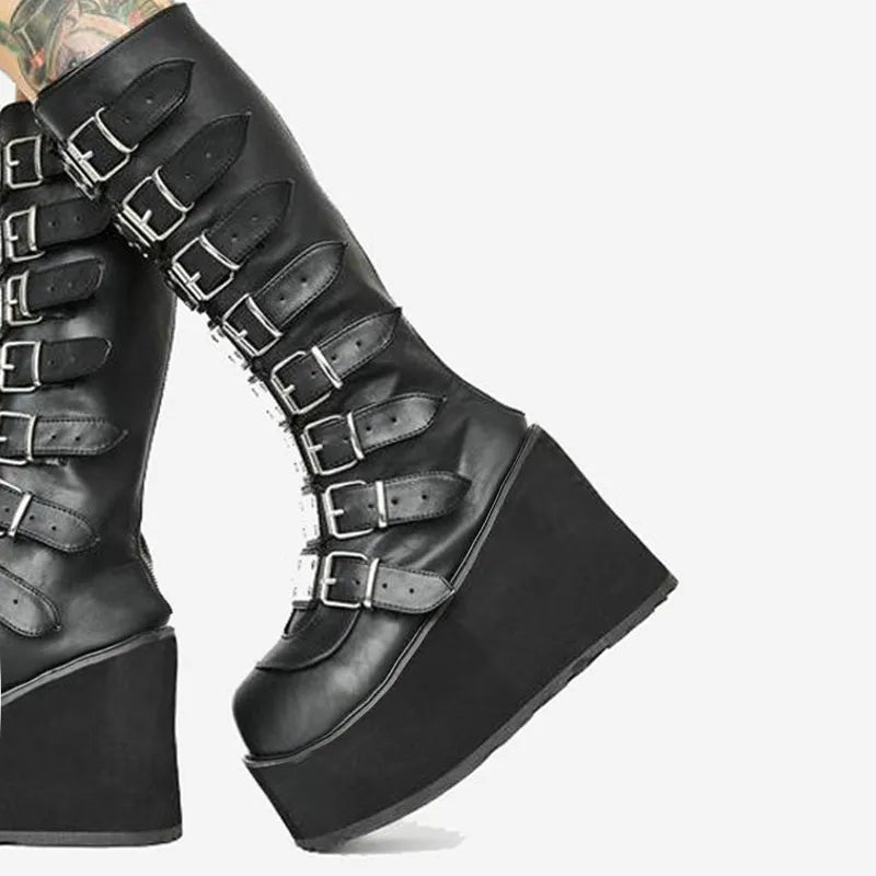 Damen Stiefel mit Reißverschluss, grobem Absatz und markantem Design