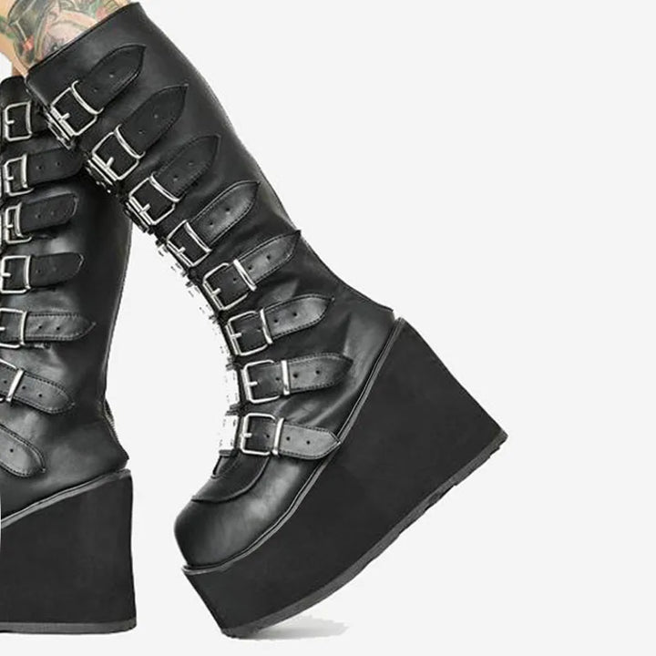 Damen Stiefel mit Reißverschluss, grobem Absatz und markantem Design
