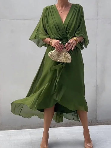 W&W Mode | stilvolles und elegantes Chiffonkleid mit V-Ausschnitt