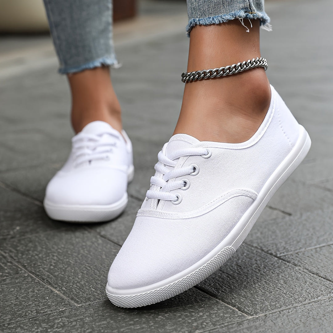 W&W Mode | Bequeme Niedrige Canvas Sneakers in Weiß