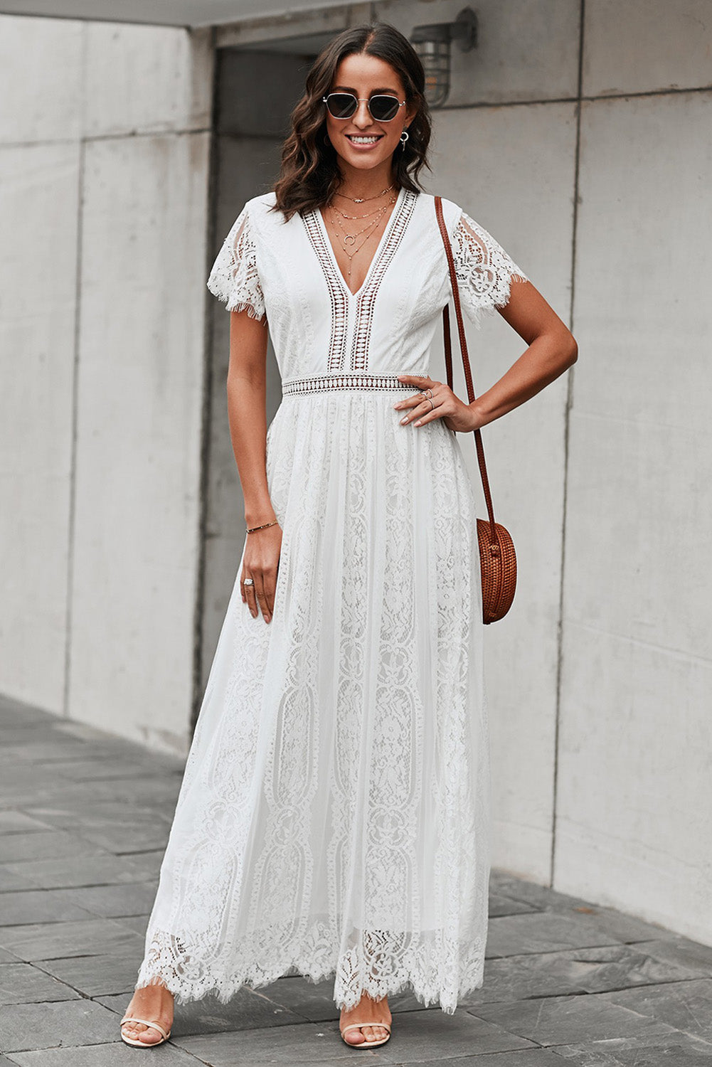W&W Mode | Lace Plunge Kleid Mit Gewelltem Saum