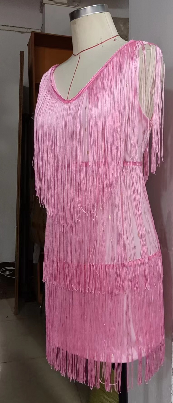Dazzling Diva Kleid mit Pailletten und Quasten