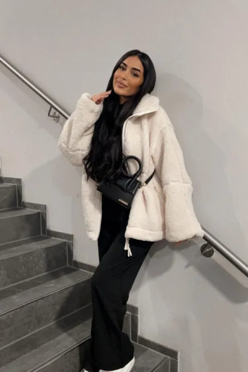 Damen-Teddyjacke in Weiß mit weicher, kuscheliger Struktur