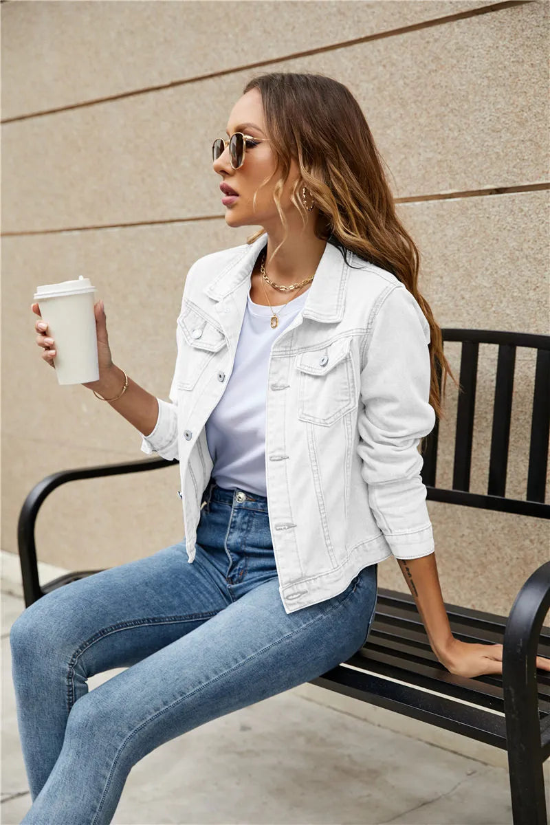 Damen-Jeansjacke im zeitlosen Stil