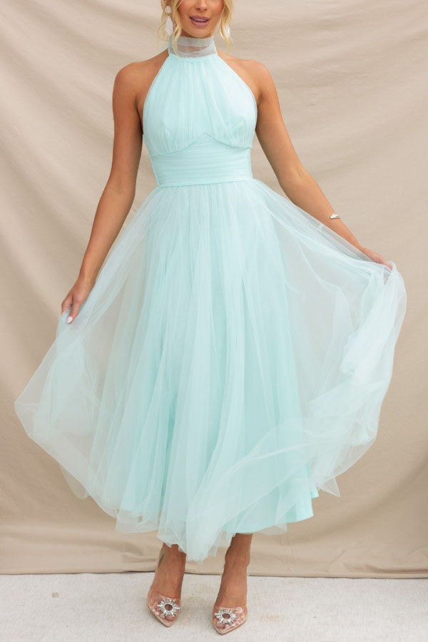 Feminines Sommerkleid mit fließendem Rock & eleganter Silhouette