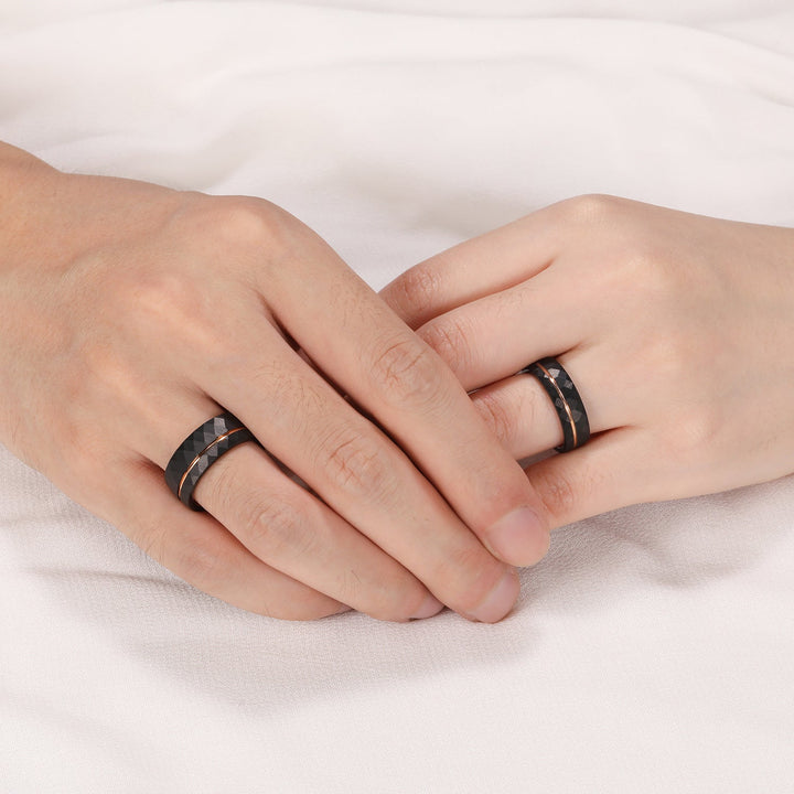 Ring aus schwarzem Wolframkarbid mit 8 mm Breite und Turmalinstein