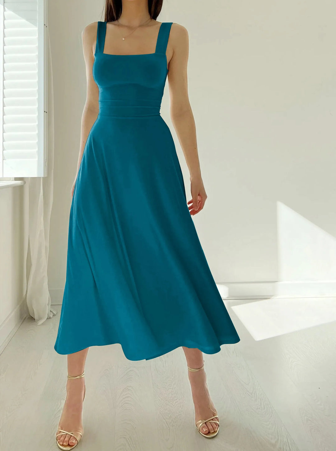 Damen Midikleid mit breiten Trägern, quadratischem Ausschnitt und Korsett-Taille