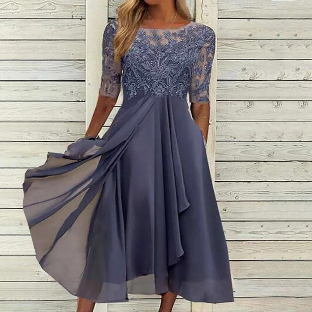 W&W Mode | Elegantes Handgefertigtes Spitzenkleid
