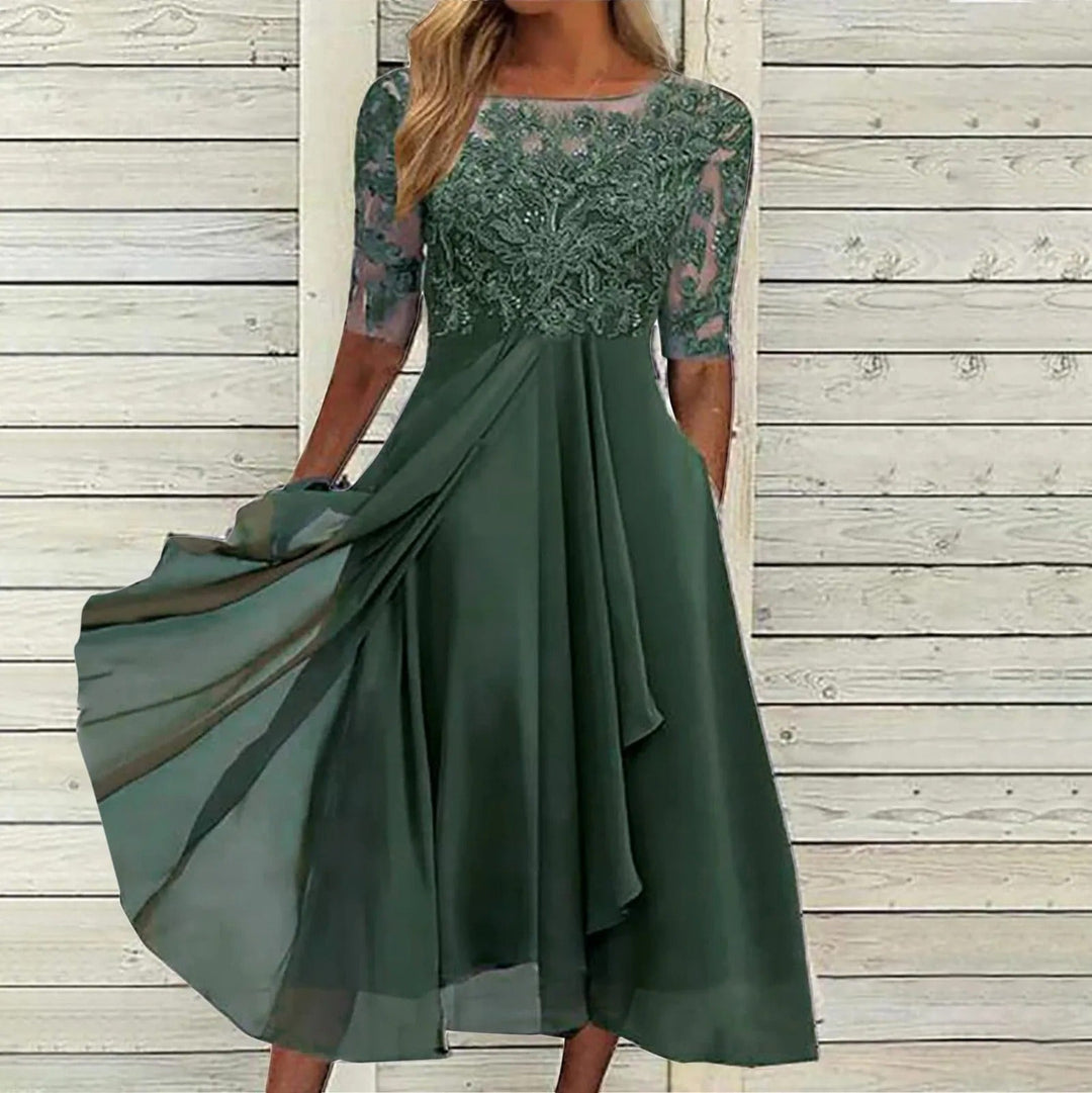 W&W Mode | Elegantes Handgefertigtes Spitzenkleid
