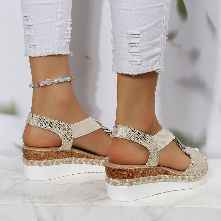 W&W Mode | Sommerliche Leder Keilsandalen