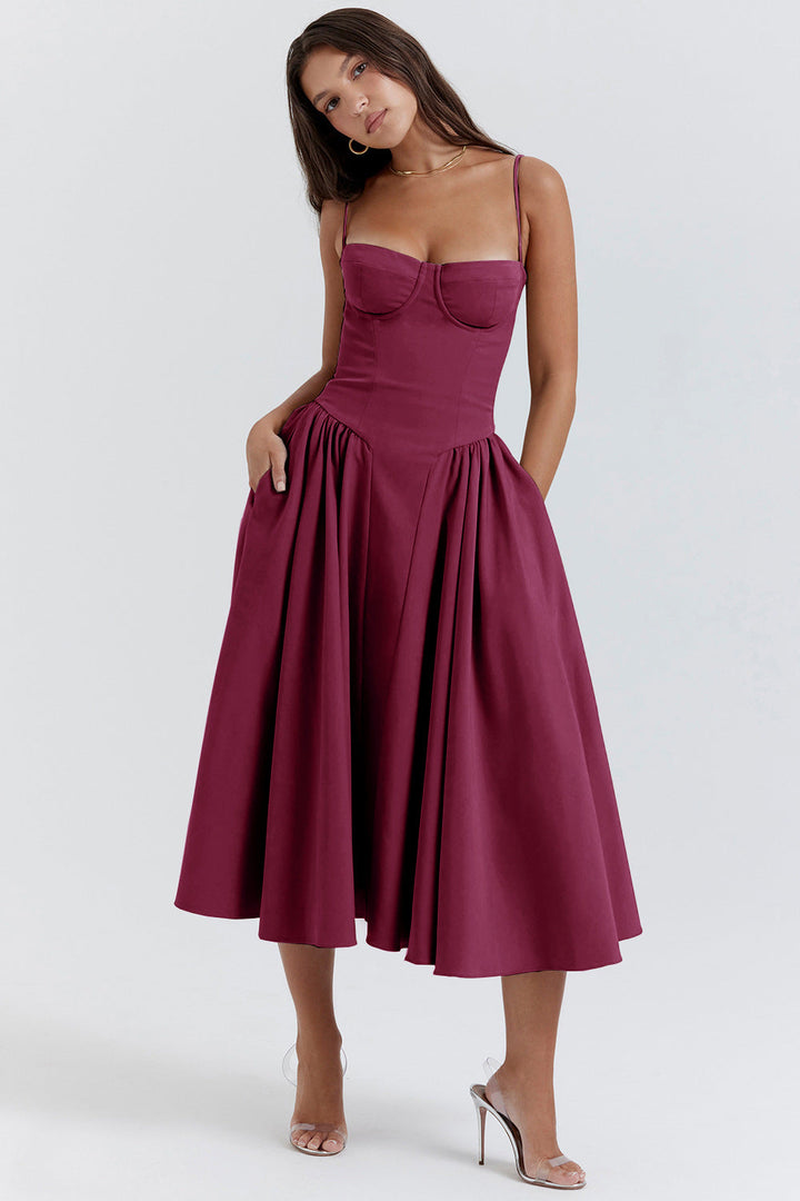 W&W Mode | Taillenformendes Sommerkleid