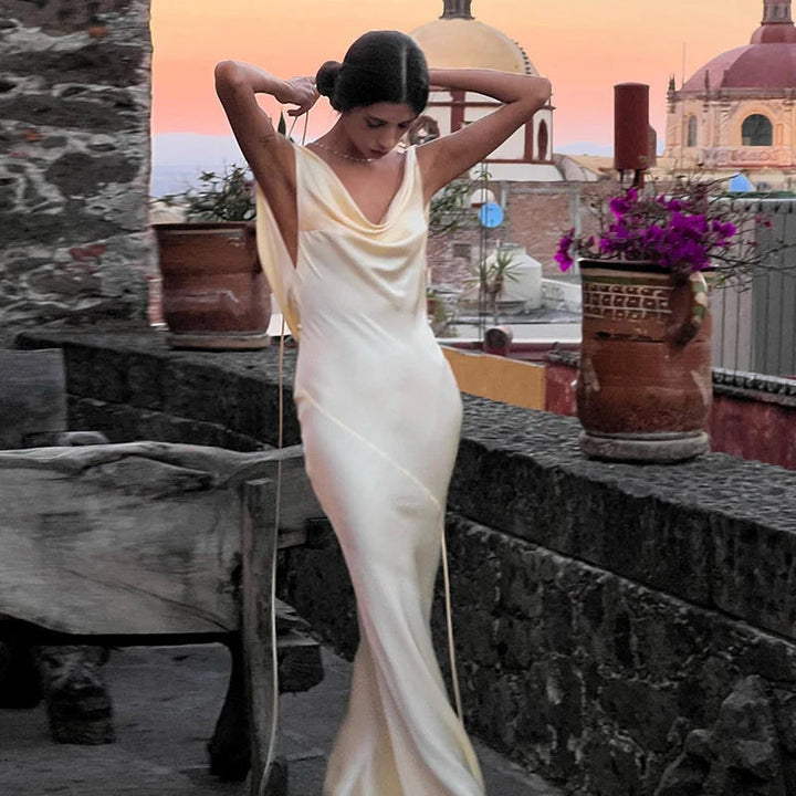 W&W Mode | Elegantes Kleid mit Wasserfallausschnitt im Meerjungfrauenstil