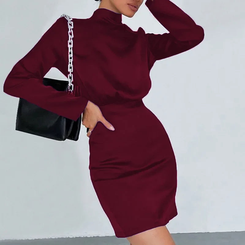 W&W Mode | Elegantes Rollkragenkleid mit Raffung