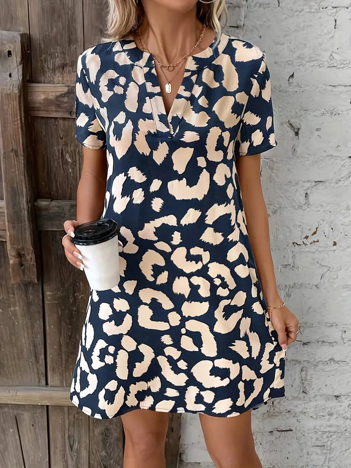 W&W Mode | V-Ausschnitt-Kleid für den femininen Stil