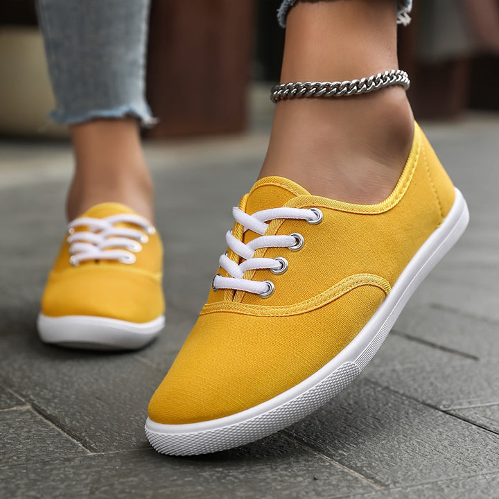 W&W Mode | Bequeme Niedrige Canvas Sneakers in Weiß