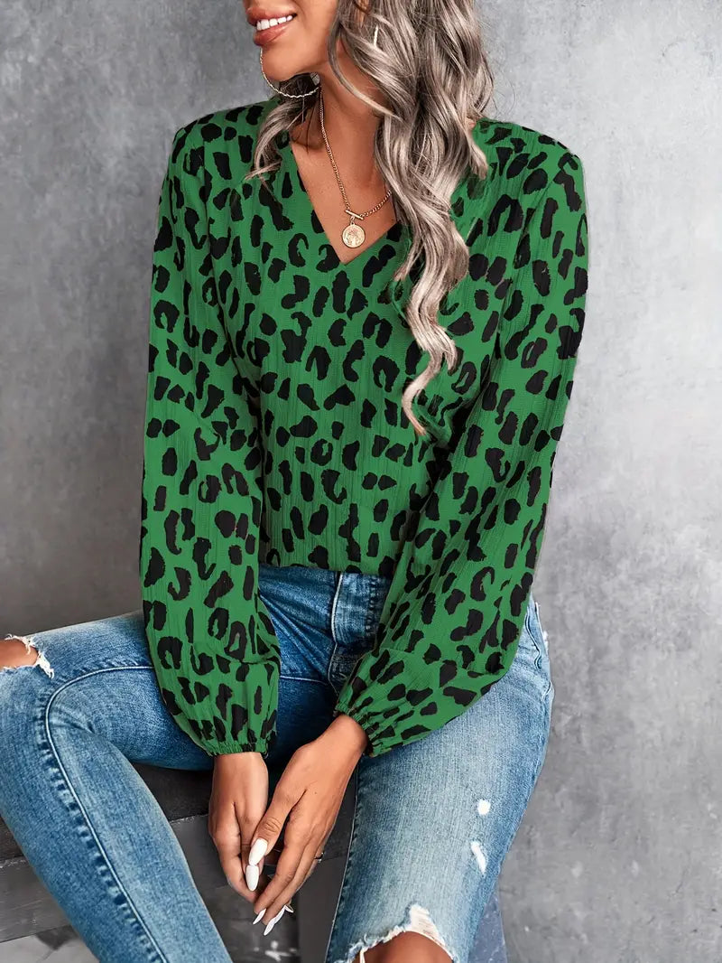 W&W Mode | Bluse mit V-Ausschnitt und Leopardenmuster
