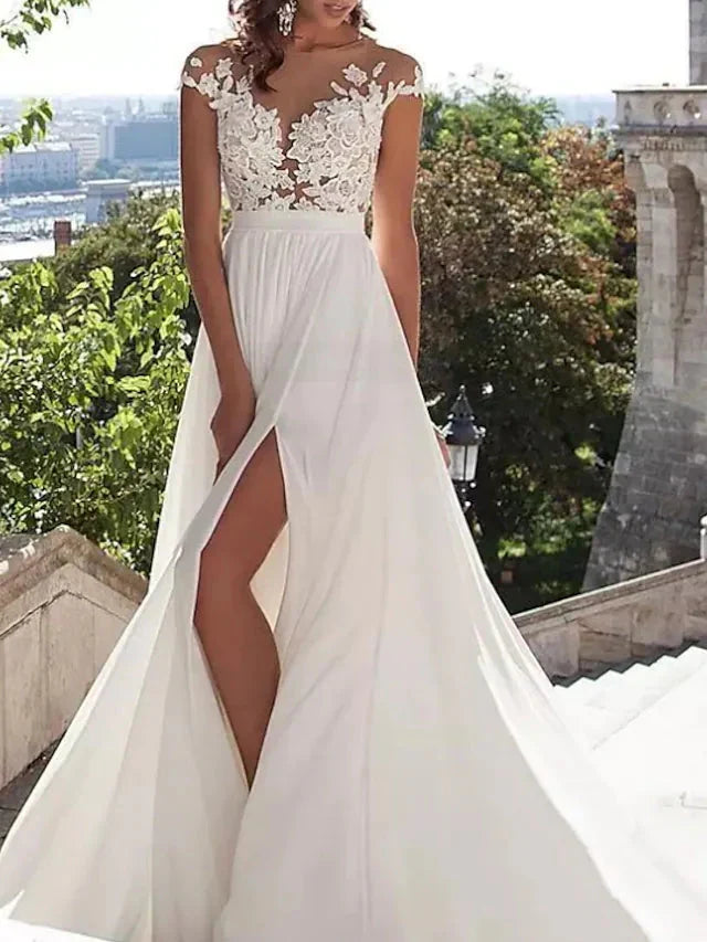 Damen Abendkleid aus Spitze mit floraler Verzierung, Beinschlitz und transparentem Rücken