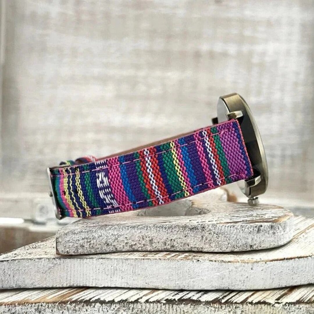 W&W Mode | Mehrfarbige Regenbogen Muster Uhr