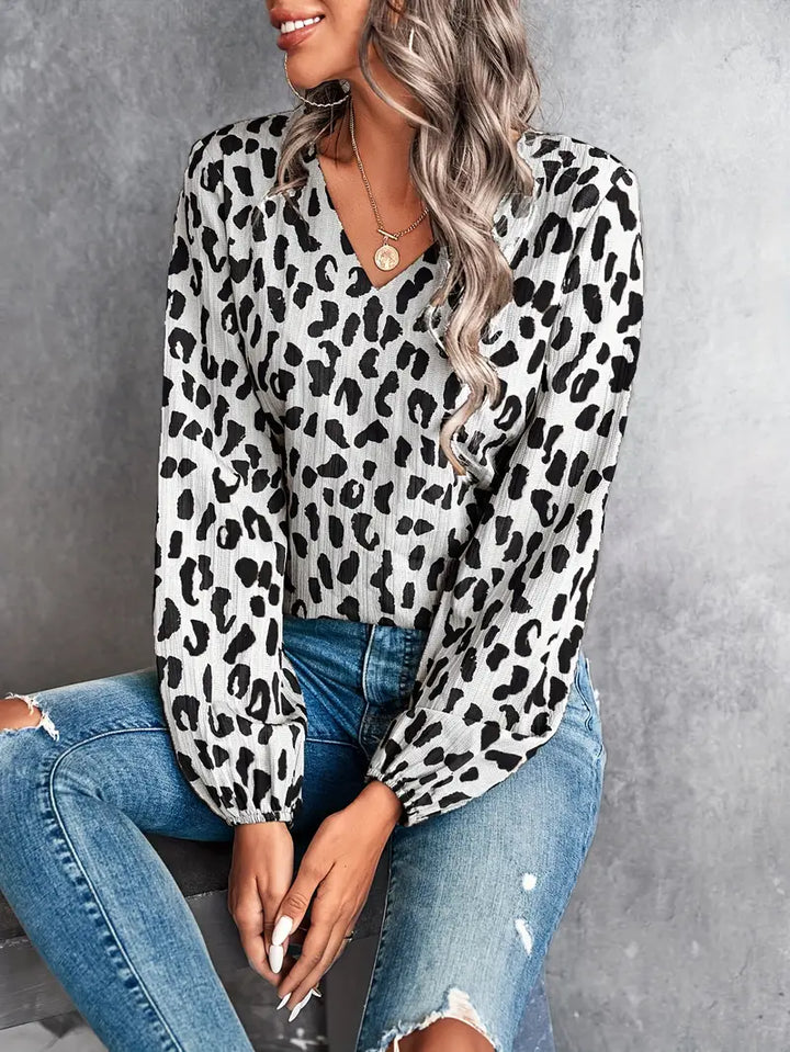W&W Mode | Bluse mit V-Ausschnitt und Leopardenmuster