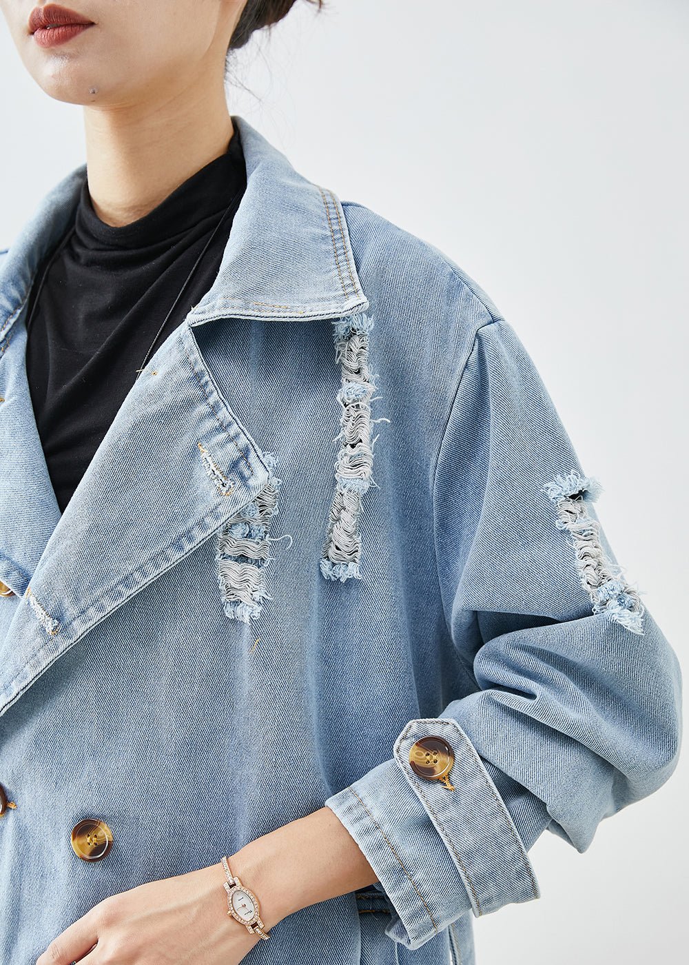 W&W Mode | Feminine Eleganz in einem Damen-Jeansmantel - Wintersaison 2024