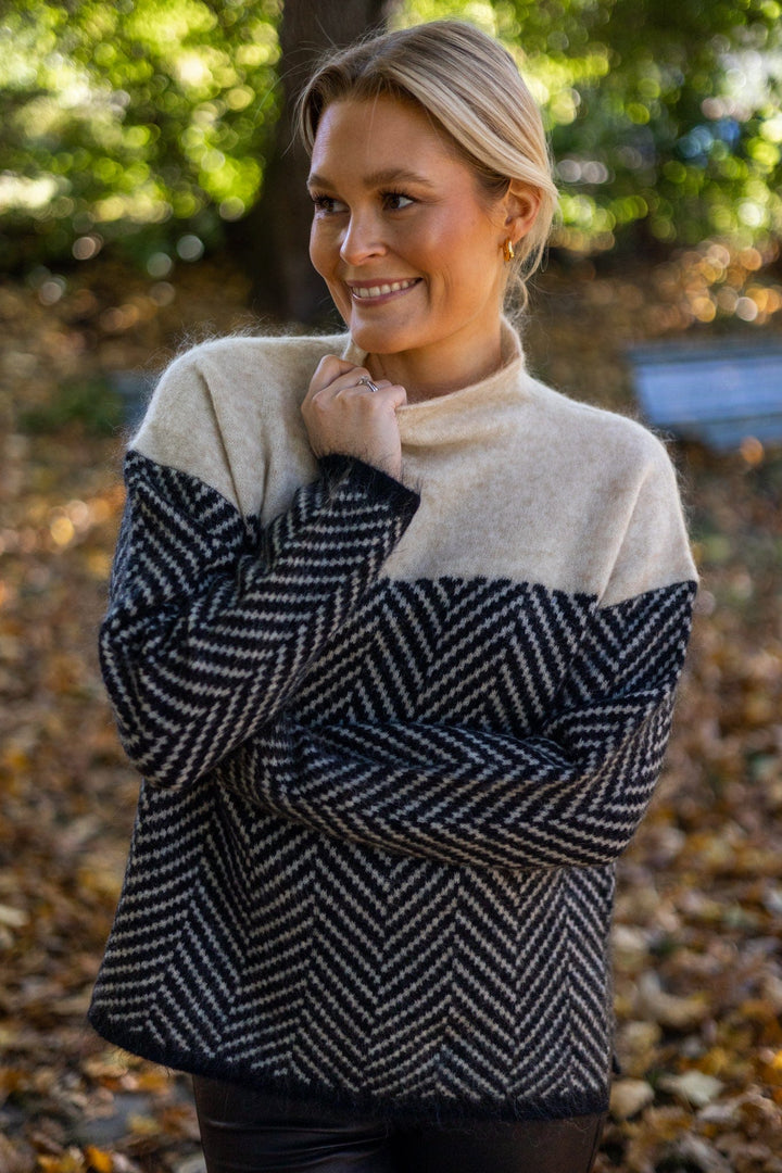 W&W Mode – Stylischer Pullover mit hohem Kragen
