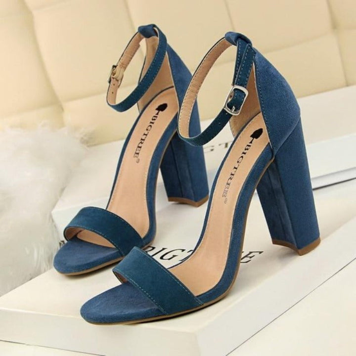 W&W Mode | Hohe Blockabsatz Pumps Schnalle