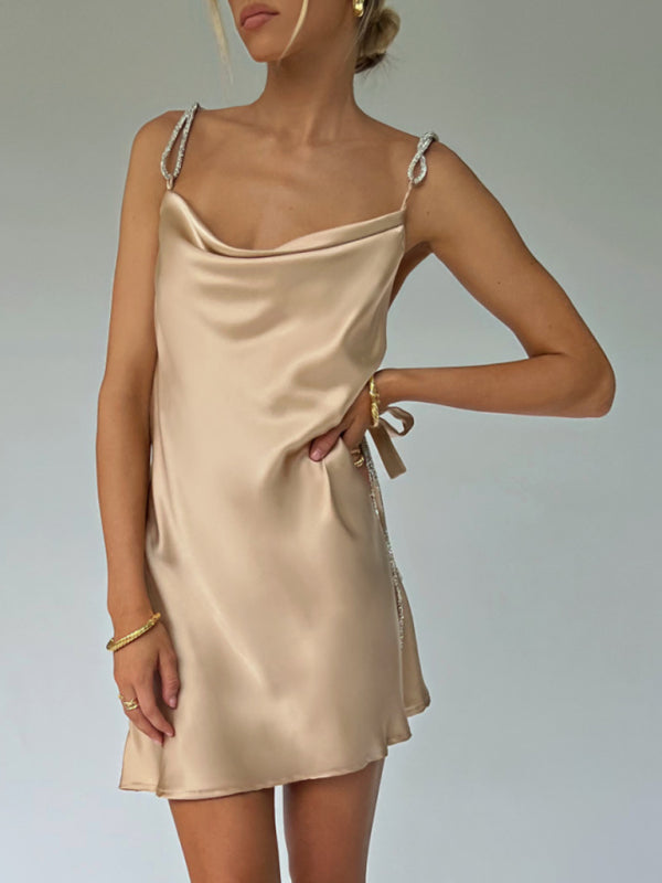 W&W Mode | Elegantes Satin-Ketten-Trägerkleid