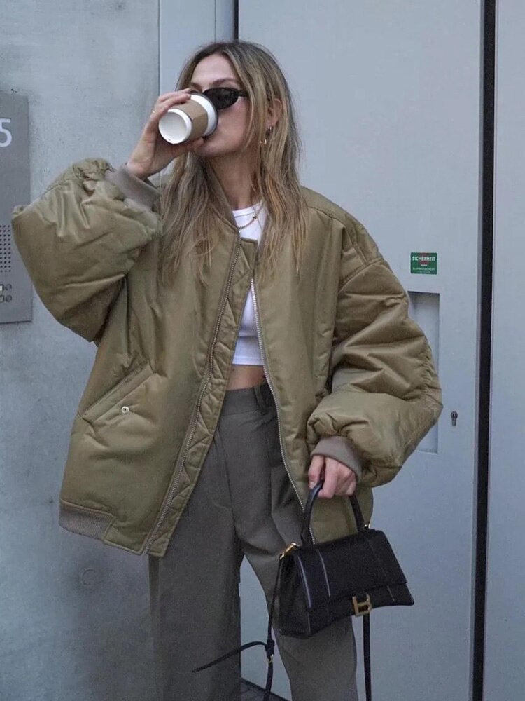 Damen Oversized-Bomberjacke für kühle Tage